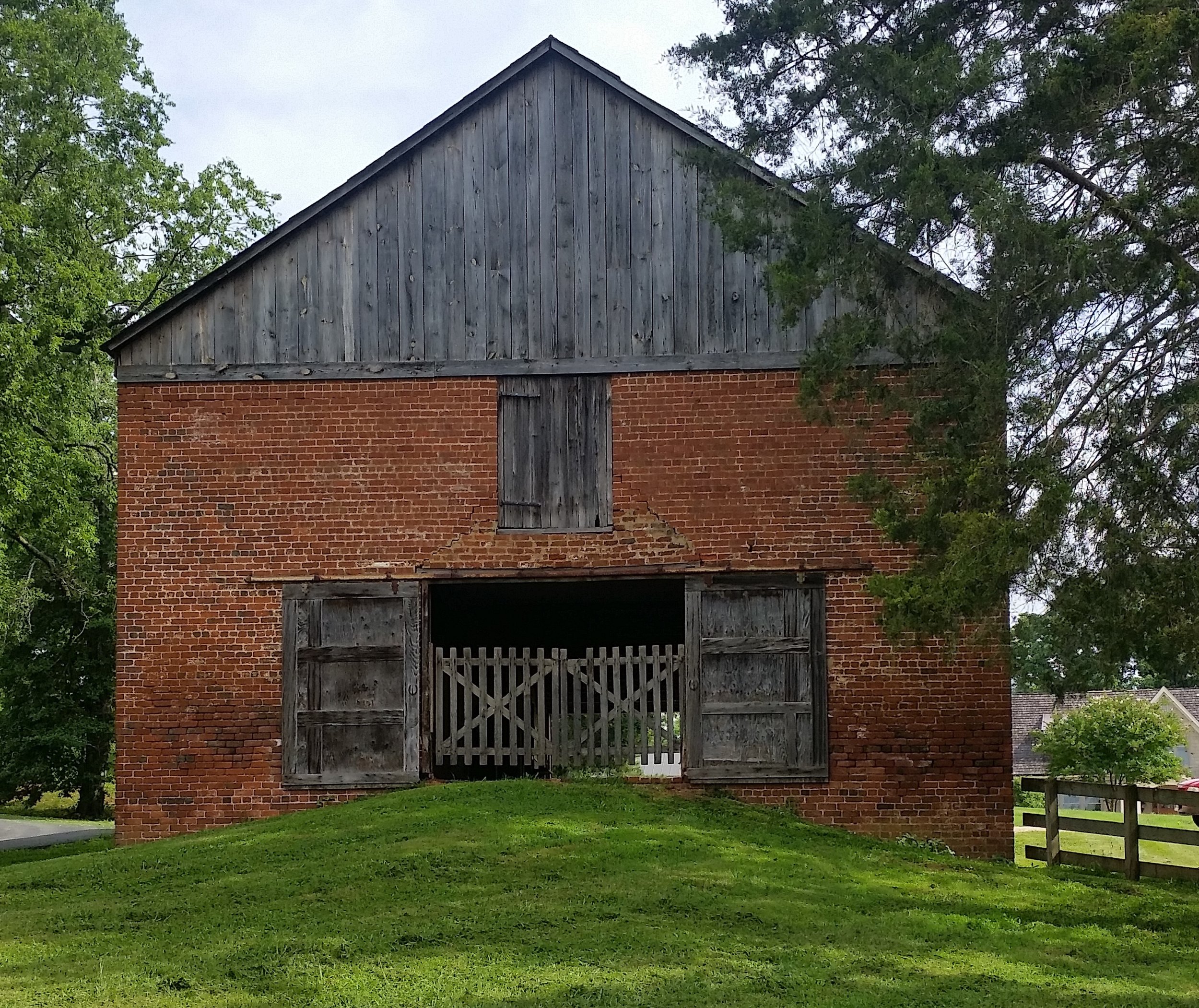 Back stables entry before renovation